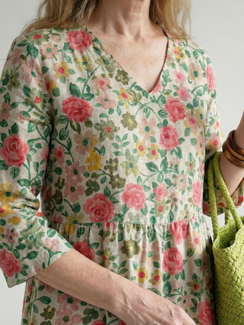 Apollonie | Robe midi femme à fleurs légère, manches longues col V tissu délicat