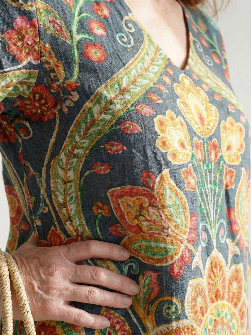 Clothilde | Robe midi femme fleurie fluide, élégante manches longues col V