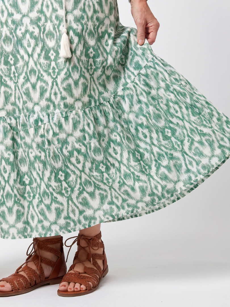 Bertille | Robe midi femme légère à motifs, col V décontractée avec pompons