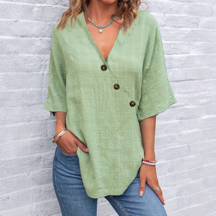 Lison | Blouse femme boutonnée souple en tissu respirant, coupe drapée pour l'été