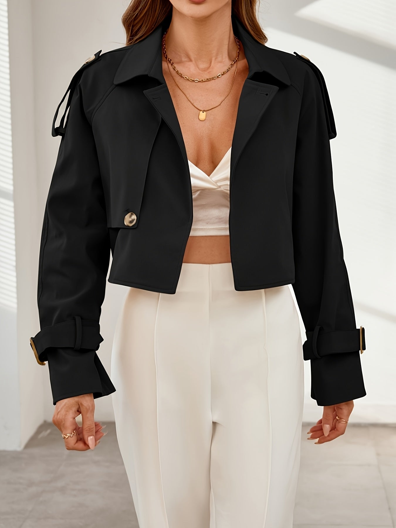 Alira | Trench femme court léger et chic, pour la ville et sorties élégantes