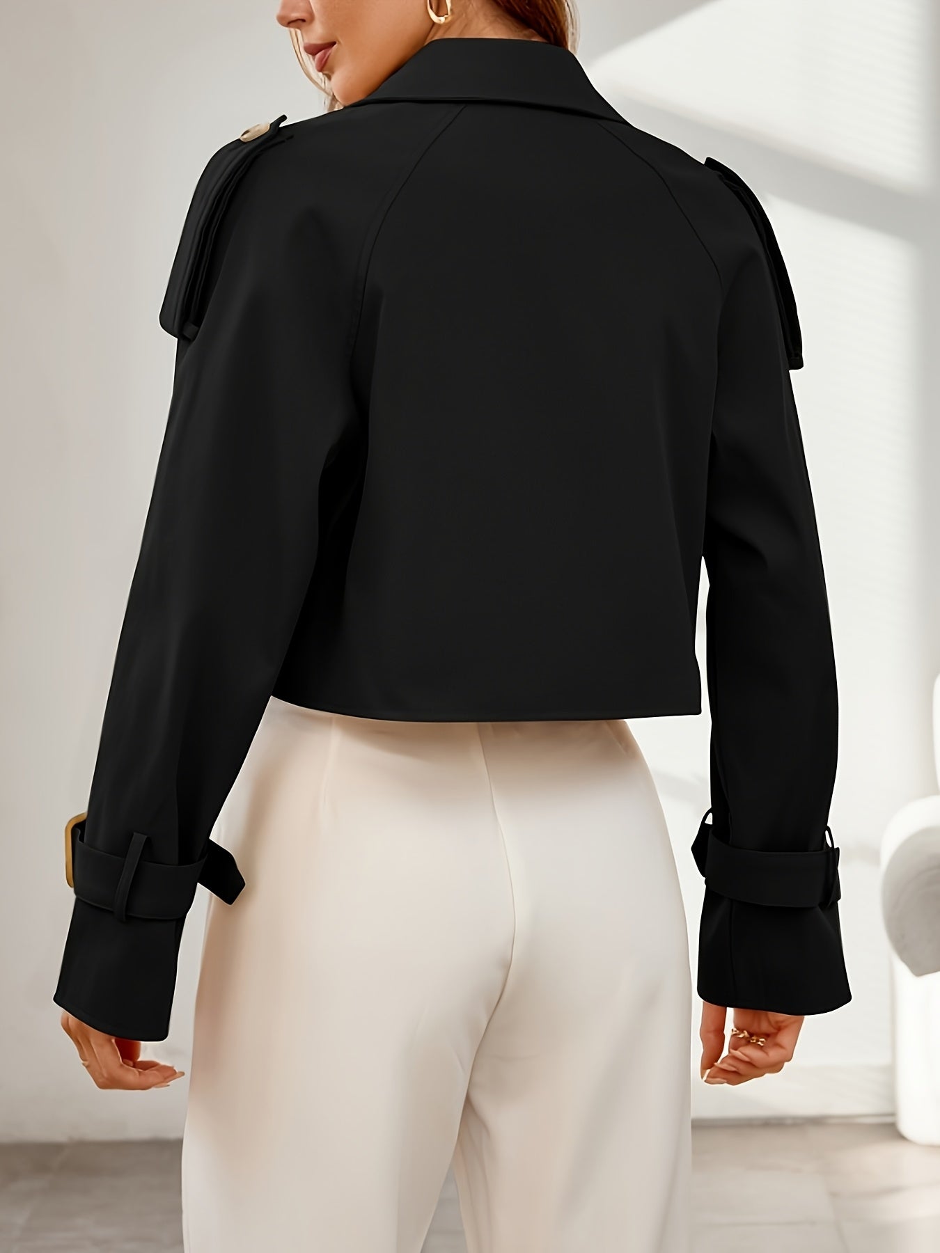 Alira | Trench femme court léger et chic, pour la ville et sorties élégantes