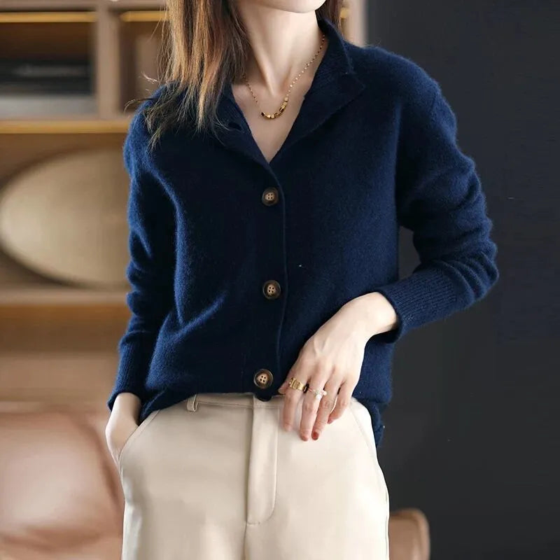 Ada | Cardigan femme léger boutonné en maille douce, élégant pour le quotidien